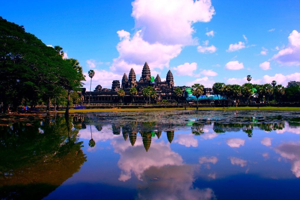 The grandeur of the temple of Angkor Wat- angkor wat mandir ki bhavyata